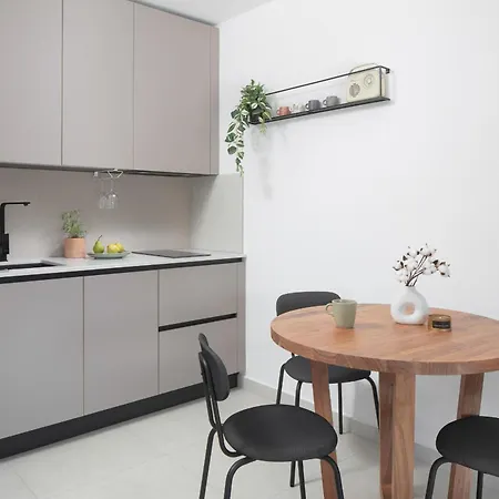 Suntop Apartment *